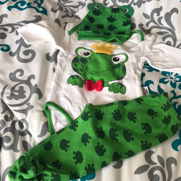 Boy PJ 6months. 🐸 - Picture 2 of 2